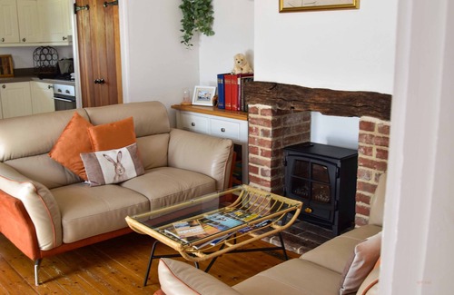 Bilting Cottage | Delightful Pet and Family Friendly 2 bedroom Cottage in Challock, Kent