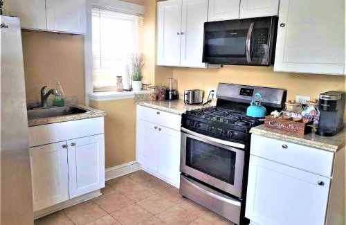 West Hyattsville Bed & Breakfast | Delightful Private Room in Washington DC
