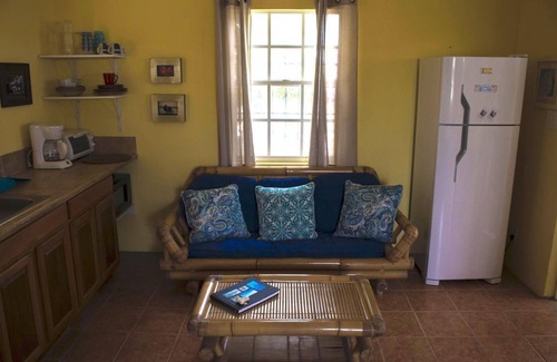 Cockburn Town Cottage | Delightful, quiet beachfront cottage