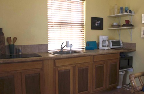 Cockburn Town Cottage | Delightful, quiet beachfront cottage