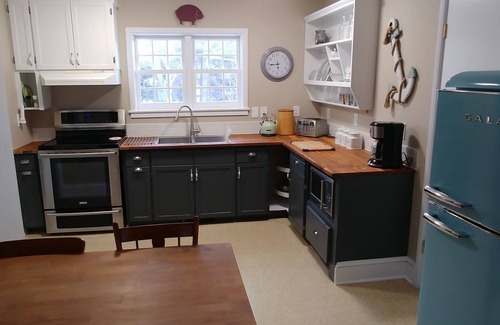 Chester Cottage | Delightful self contained cottage in the Charming Village of Chester by the sea