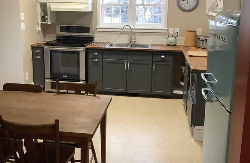 Chester Cottage | Delightful self contained cottage in the Charming Village of Chester by the sea