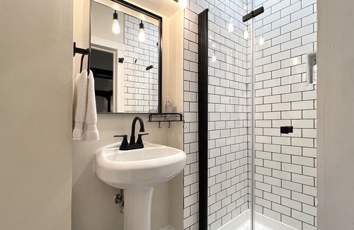 Bolivar Apartment | Delightful spacious apt. Ideal central location
