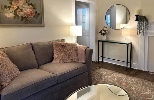 Bolivar Apartment | Delightful spacious apt. Ideal central location