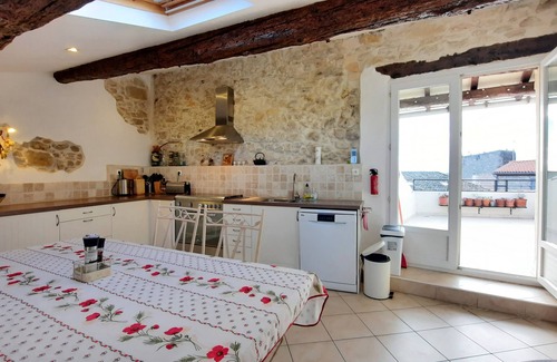 Mailhac House | Delightful spacious home with private terrace