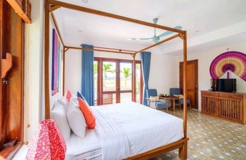 Cam Chau Villa | Delightful Spacious House with Pool close to Beaches