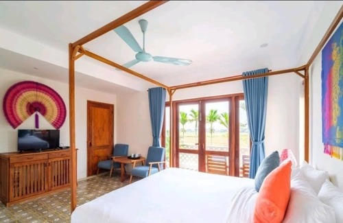 Cam Chau Villa | Delightful Spacious House with Pool close to Beaches