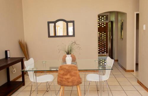 Woodmead Apartment | Delightful spacious two bedroom apartment