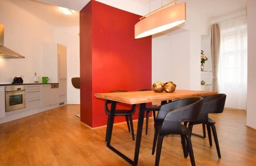 Innere Stadt Apartment | Delightful Suite Hofburg