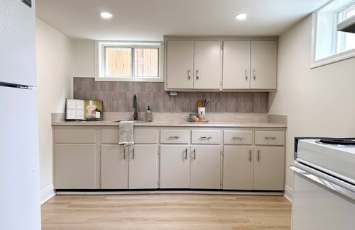 Humber Bay Apartment | Delightful Suite w/Private Garden by The Lake!