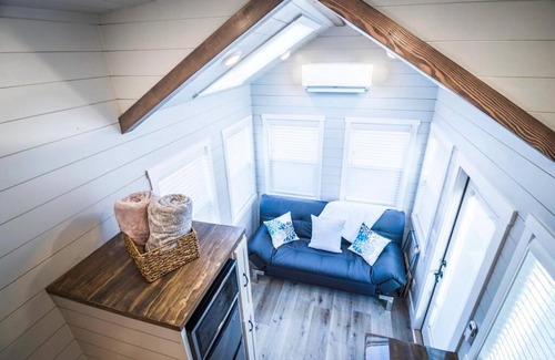 Apple Valley House | Delightful tiny home conveniently located
