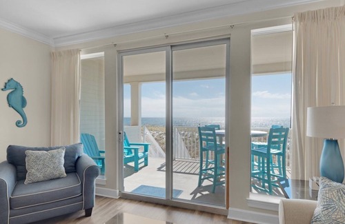 Navarre Beach House | Delightful Townhome - Gulf Front - Pool