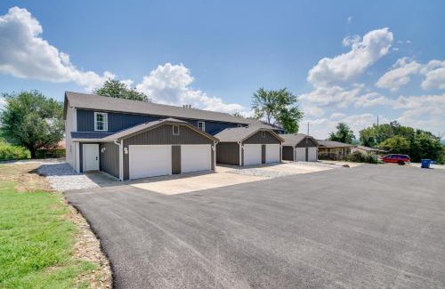 Kimberling City House | Delightful Townhouse with Patio and Shared Yard!