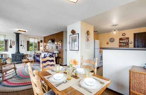 Camano Island House | Delightful Waterfront Cabin w/Large Deck, Free WiFi, Firepit, & Washer/Dryer