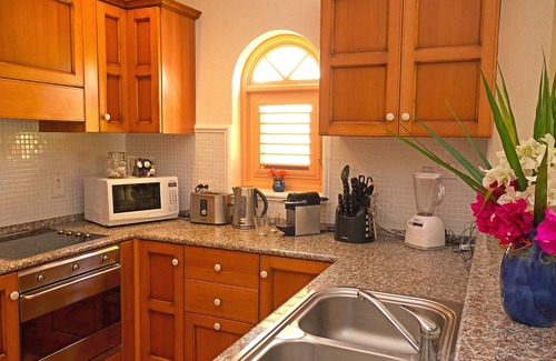 Mount Standfast Apartment | Delightful West Coast Apartment With Large Terrace & Pretty Private Garden