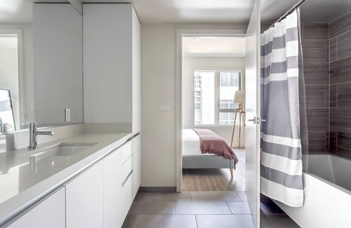 West Los Angeles Apartment | Delightful West LA 1BR w/ Gym & Pool, nr Dining & Shops, by Blueground