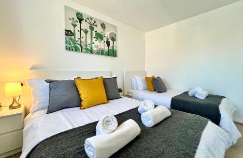 Greenwich House | Delightfully decorated cosy two bedroom family home Great transport links to central London