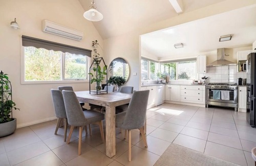Creswick House | Delightfully stays is walking distance to Main Street in a quiet location