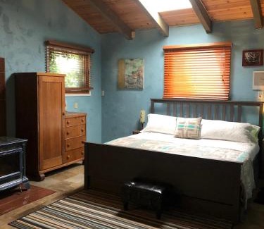 Dunlap House | Delilah Ridge Winery Mid Mod Guesthouse