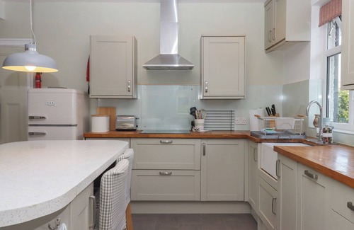 Clearbrook Cottage | DELLCOTE, pet friendly, with open fire in Yelverton