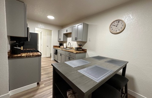 Wasilla Apartment | Dellwood Den Retreat - Your AK basecamp near downtown Wasilla