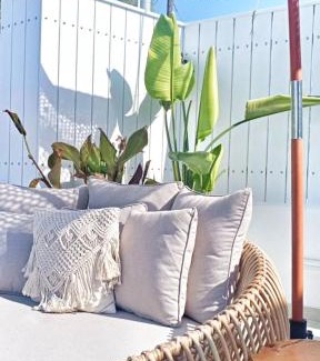 Vissa Apartment | DelMar Suites Syros
