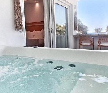 Vissa Apartment | DelMar Suites Syros
