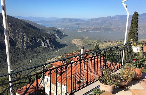Delfoi Hotel | delphi aiolos center hotel panoramic view&yoga harmony hotel&rooms