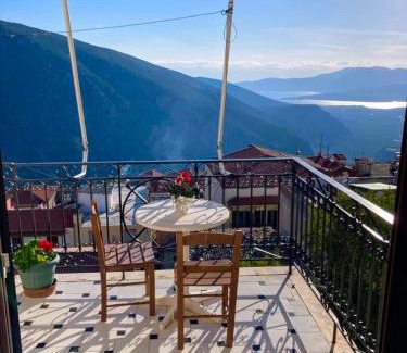 Delfoi Apartment | Delphi celebrity v i p the navel of the Earth, CENTER-DELPHI-penthouse galaxy&sky panoramic view, harmony&YOGA