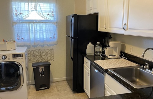 Delray Beach Condo | Delray Beach Beautifully Lago Del Ray 2/2 Lake View Renovated Condo,8Min 2 Beach