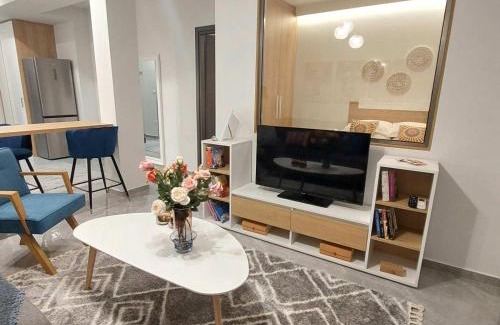 Katerini Apartment | DELTA-Central Elegant Apartment by Optimum Link