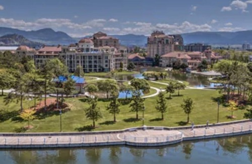 Kelowna Central Business District Apartment | Delta Grand Okanagan Residence Suite - Lakefront Downtown Kelowna