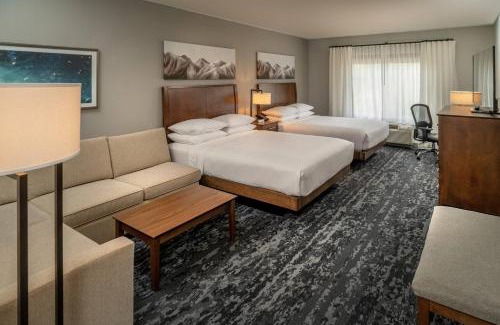 Huntington Hotel | Delta Hotels by Marriott Huntington Mall