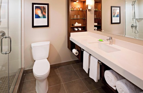 Southeast Calgary Hotel | Delta Hotels by Marriott Calgary South