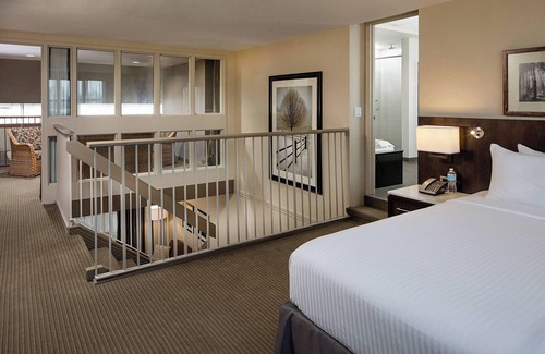 Southeast Calgary Hotel | Delta Hotels by Marriott Calgary South