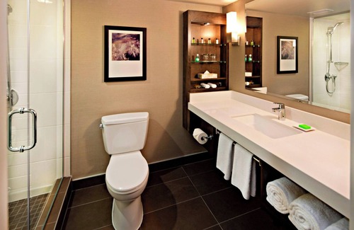 Southeast Calgary Hotel | Delta Hotels by Marriott Calgary South
