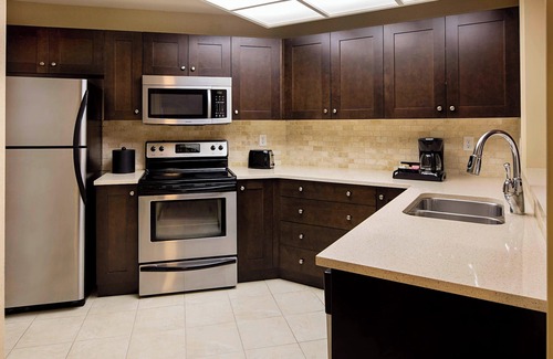 Kelowna Central Business District Hotel | Delta Hotels by Marriott Grand Okanagan Resort
