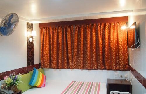 Tsim Sha Tsui House | Delta Lounge