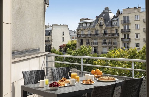 Quartier Saint-Ambroise Apartment | Deluxe 1 Bedroom Apartment in Bastille Marais