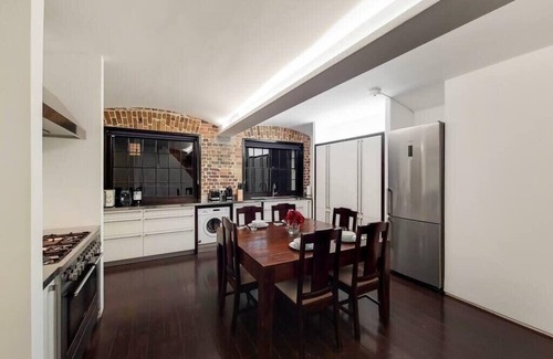 Belgravia Condo | Deluxe 2-Bedroom in Belgravia