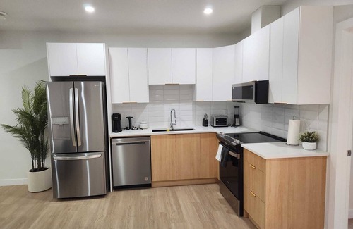 Southeast Calgary Apartment | Deluxe 2-BR Basement Suite in South East Calgary