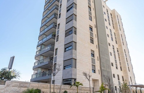 Jerusalem Condo | Deluxe 3 BDR Garden In Bayt Vegan-Ramat Sharet