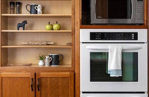 Mount Auburn House | Deluxe 6-Bedroom 3-Min to Downtown | 2-car Driveway
