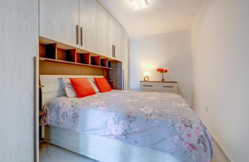Swieqi Apartment | Deluxe Apartment in central St Julians