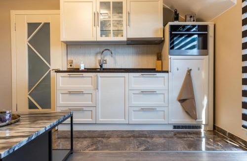 Wiederitzsch Apartment | Deluxe Apartment mit Tiefgarage in Nähe Messe-BMW-Porsche-DHL-Flughafen-Flugzeugwerk der Deutsche Aircraft