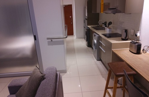 Windhoek Central Apartment | DELUXE APARTMENT