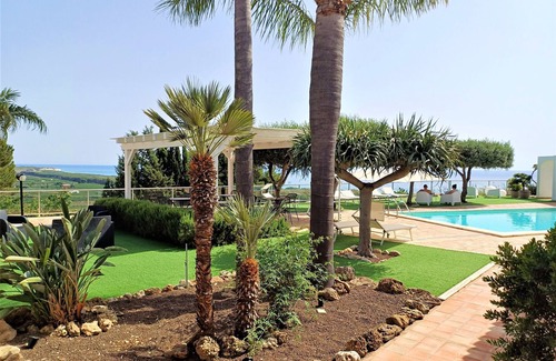 Borgo Bonsignore Apartment | Deluxe Apartment | Oasi del Borgo little Residence