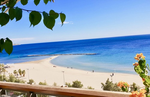 Barri Vell - Santa Creu Apartment | Deluxe apartment on the first line of the beach in Alicante