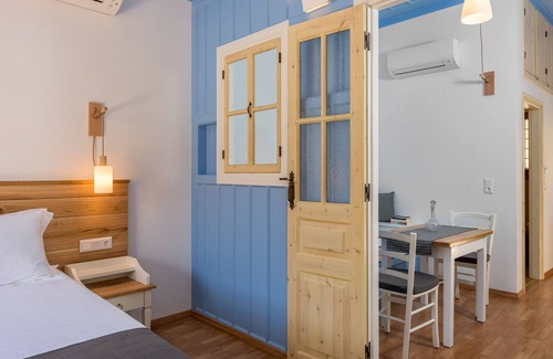 Pedi Apartment | Deluxe Apartment with Private Veranda and Sea View D, Symi