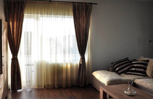 Baia Mare Apartment | Deluxe apartment with fully equipped kitchen, located in a house.